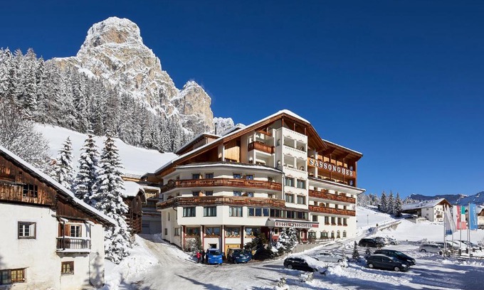 Corvara in Badia Hotel | Elegant Hotel Sassongher: Pet Friendly with Private Pool