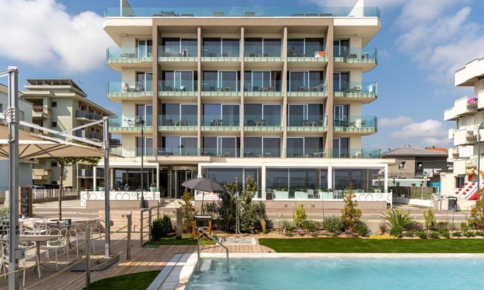 Igea Marina Hotel | Discover Hotel Savini: Beachfront Bliss with Top Amenities