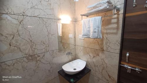 Sehore Hotel | Hotel saviraj