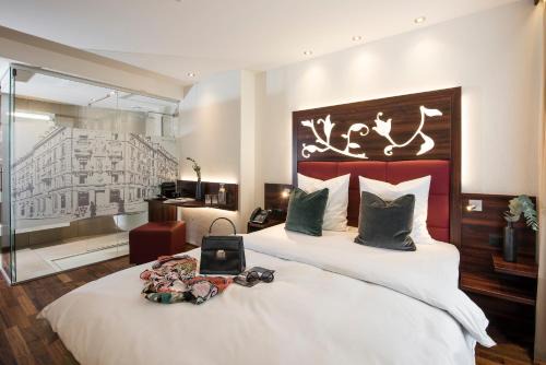 Niederdorf Hotel | Discover Hotel Scheuble: Pet-Friendly with Dining Options