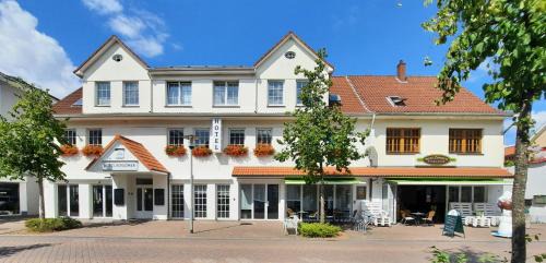 Cloppenburg Hotel | Pet-Friendly Hotel Schlömer with Hot Tub & Kitchen Access