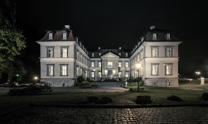 Neustadt-Glewe Hotel | Discover Hotel Schloss Neustadt-Glewe: 4-Star Comfort Awaits