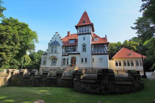 Derenburg Hotel | Discover Hotel Schlossvilla Derenburg with Ocean Views