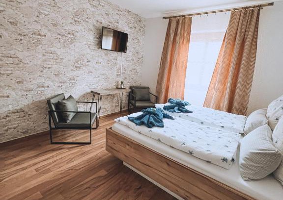 Schwarzach am Main Hotel | Cozy Hotel Schwarzach am Main: Pet-Friendly & Family Ready