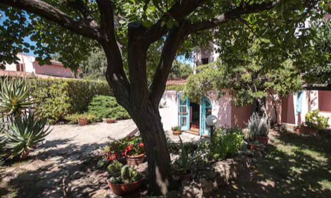 San Teodoro City Centre Hotel | Relax at Hotel Scintilla: Ocean Views & Hot Tub Awaits