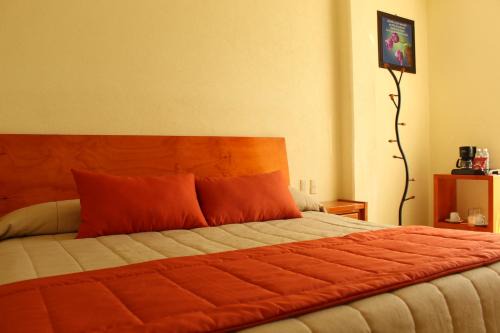 Tlaxcala Hotel | Elegant Hotel Señorial Tlaxcala with Pool & Family Amenities