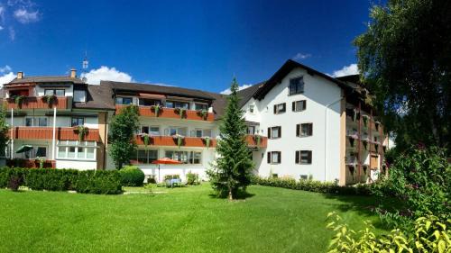 Unterallgau Hotel | Welcoming Hotel Seemüller: Breakfast & Hot Tub Awaits