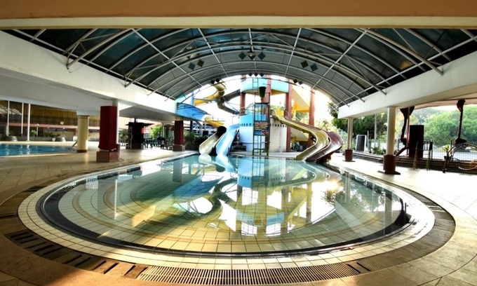 Batang Hotel | Discover Comfort at Hotel Sendang Sari with Pool & Dining