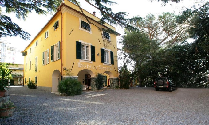 Cogoleto Hotel | Discover Hotel Sereno: Pet-Friendly with Breakfast Included