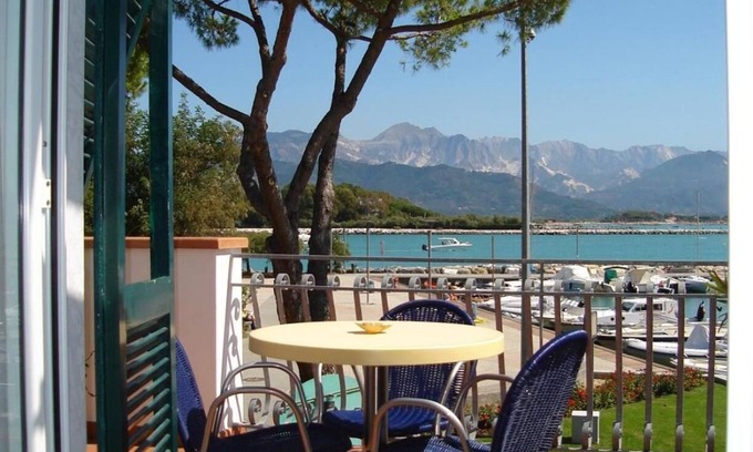 Bocca di Magra Hotel | Discover Hotel Sette Archi: Pool, Spa & Family-Friendly Stay