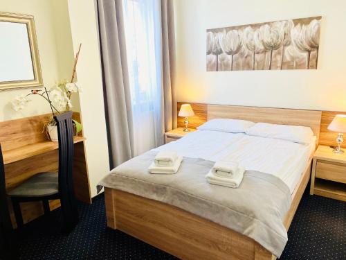 Kalisz Hotel | Discover Hotel Seven 7: Pet Friendly with Family Amenities