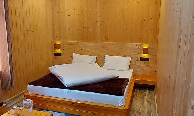 Badrinath Hotel | Discover Family-Friendly Comfort at Hotel Shankar Shree