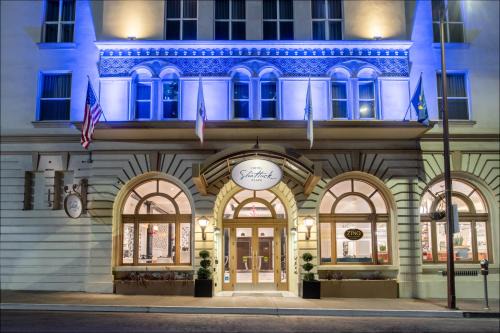 Downtown Berkeley Hotel | Discover Hotel Shattuck Plaza: Pet-Friendly & Highly Rated