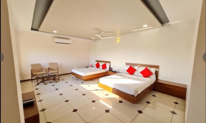 Bhojpur House | Family-Friendly Hotel Shiv Shakti in Kiratnagar, MP