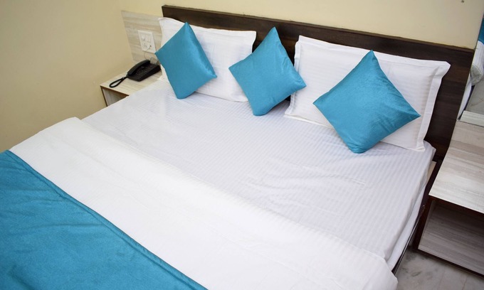 Nathdwara Hotel | Welcoming Hotel Shivansh Inn with Breakfast & Family Amenities