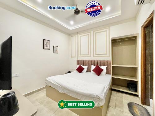 Varanasi Hotel | Discover Hotel Shree Madhava: Prime Location Near Ganga