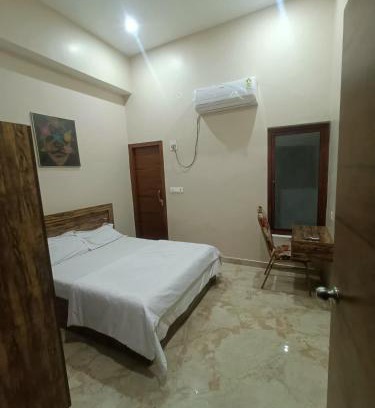 Raebareli House | Hotel Shree Mayakunj