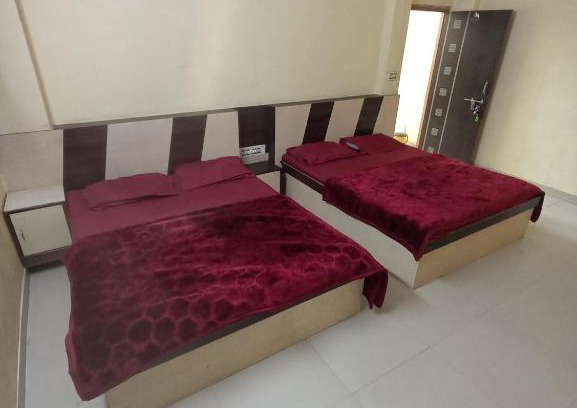 Nathdwara House | Budget-Friendly Stay at Hotel Shreeji Arpan for Families