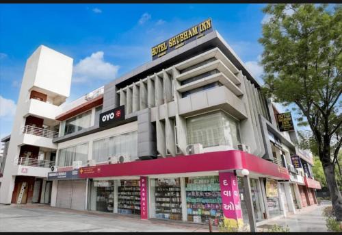Thaltej Hotel | Top-Rated Family Stay at Hotel Shubham Inn