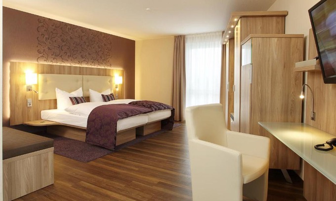 Westhagen Hotel | Discover Hotel Simonshof: Pet-Friendly with Great Amenities