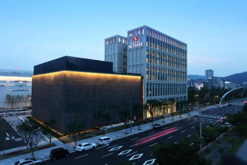 Gwanpyeong-dong Hotel | Experience Comfort at Hotel Skypark DaejeonⅠ – 8.5/10 Rated