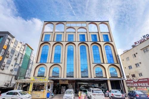 Shamshabad House | Convenient Pet-Friendly Stay at Hotel SM Deccan Park