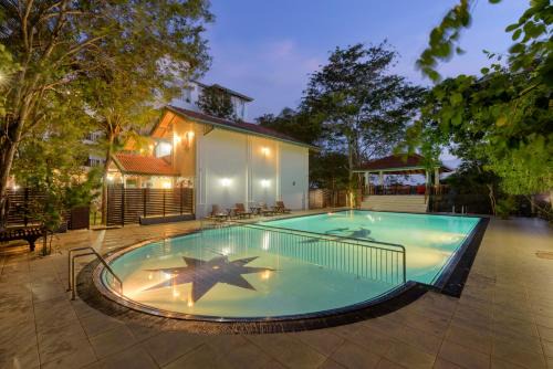 Sevanagala Hotel | Relax at Hotel Sobana: Oceanfront Retreat with Pool & Spa