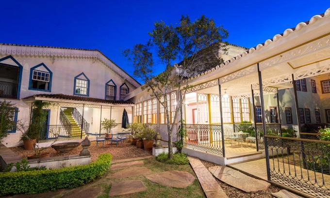 Ouro Preto Hotel | Relax at Hotel Solar do Rosário: 5-Star Oceanfront Bliss