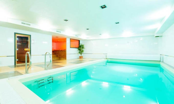 Overijse Hotel | Family-Friendly Getaway at Hotel Soret with Pool & Breakfast