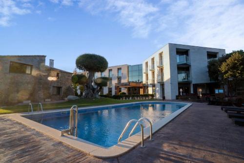 Vallromanes Hotel | Pet-Friendly Retreat at Hotel Golden Barcelona - 4 Star Stay