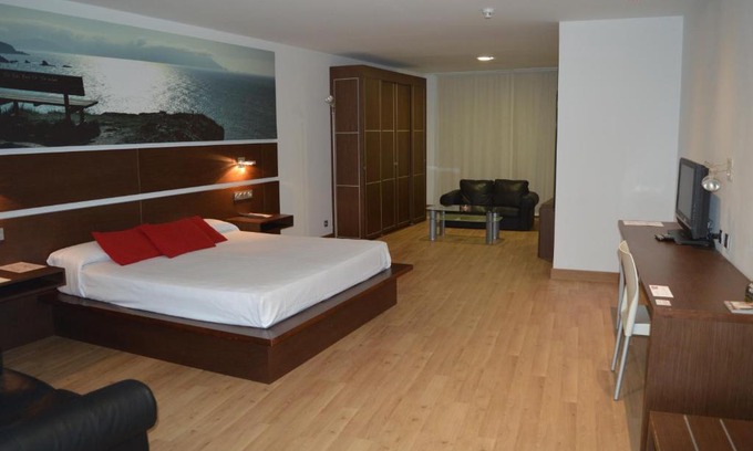 Naron Hotel | Relaxing Spa Retreat at SPA Sercotel Odeón - 4 Star Stay