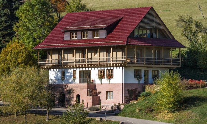 Biberach Hotel | Inviting Hotel Gästehaus Speicher with Oceanfront Views
