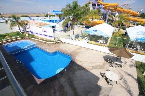Silao Hotel | Family-Friendly Hotel Splash Inn with Pool & Hot Tub