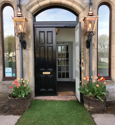 Tomintoul Hotel | Pet-Friendly Retreat at Hotel Square with Pool & Restaurant
