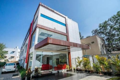 Devanahalli Hotel | Budget-Friendly Fly Inn with Spa and Family Amenities