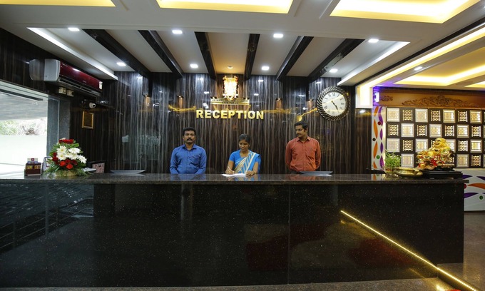 Madurai Hotel | Discover Comfort at Hotel Sree Devi - 8/10 Guest Rated