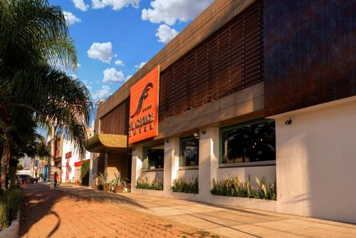 Celaya Hotel | Hotel St. George: 4-Star Stay with Pool and Breakfast