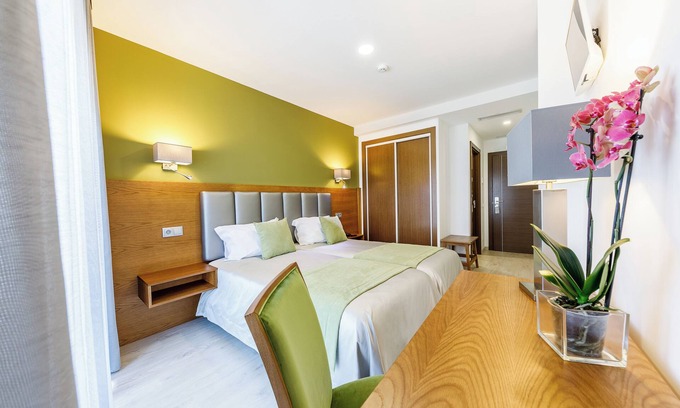 Fatima Hotel | Relaxing Hotel Sto António de Pádua with Spa & Breakfast