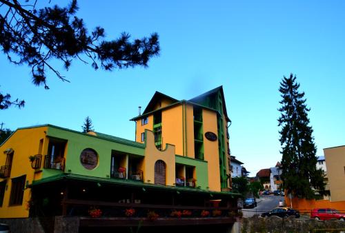 Baile Olanesti Hotel | Discover Hotel Stogu: Pet-Friendly & Family-Oriented Stay