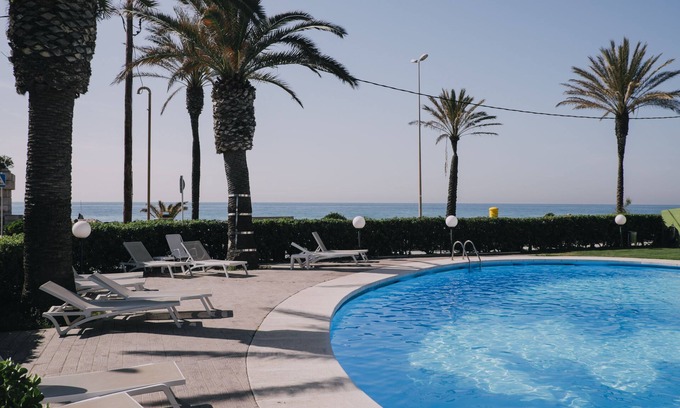 Passeig Maritim Hotel | Experience Ocean Views at Hotel Subur Maritim - 4 Star Stay