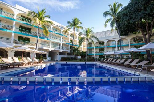 Bacocho Hotel | Relax at Hotel Suites Villasol with Oceanfront Views
