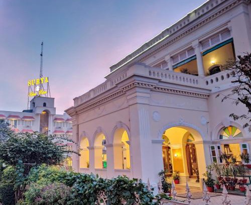 Varanasi Hotel | Relax at Hotel Surya, Kaiser Palace with Oceanfront Pools