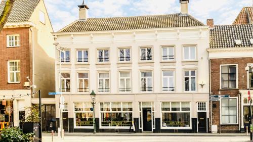 Breda Centrum Hotel | Inviting Hotel Sutor: Family-Friendly with Breakfast Included