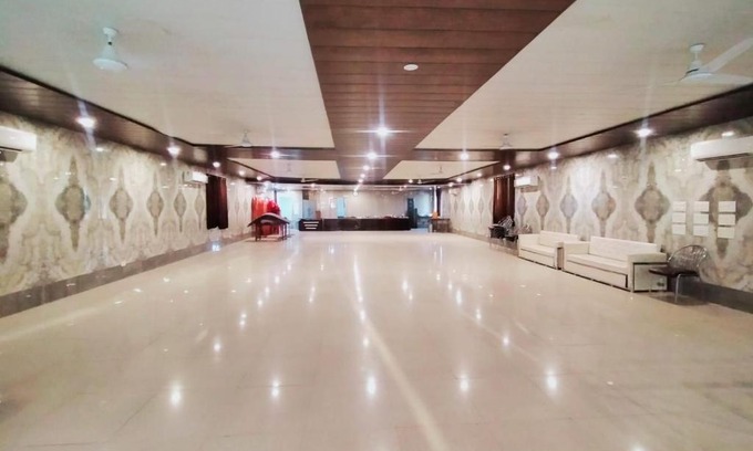 Chitrakoot Hotel | Family-Friendly Stay at Hotel Svarnima By WB Inn