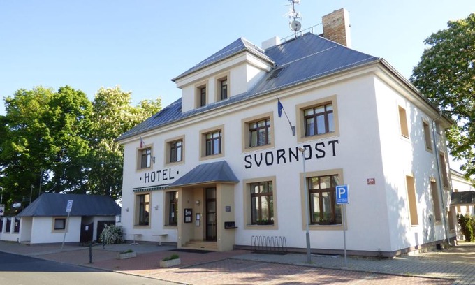 Dolni Pocernice Hotel | Inviting Hotel Svornost: Pet-Friendly Stay with Breakfast