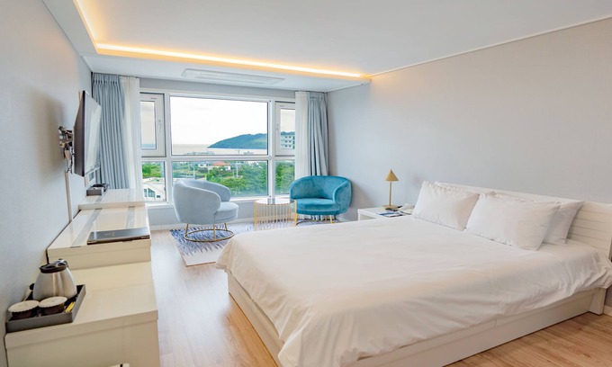 Jocheon Hotel | Discover Hotel Sweet Castle Jeju Hamdeok - Family-Friendly Stay