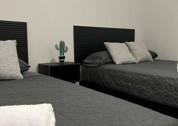 Leon Apartment | Guest Rated 10/10 - Edificio Tía Flora, Pet & Child Friendly