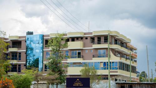 Nanyuki Hotel | Guest-Focused Hotel Taji: Family-Friendly Dining & More