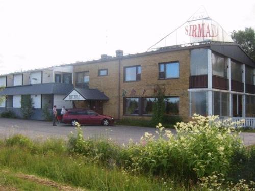 Salla Hotel | Discover Comfort at Hotel Takka-Valkea with Hot Tub & Breakfast