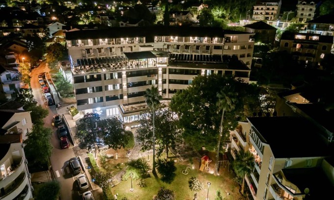 Herceg Novi Hotel | Beachfront Oasis at Hotel Talia with Private Pool & Spa